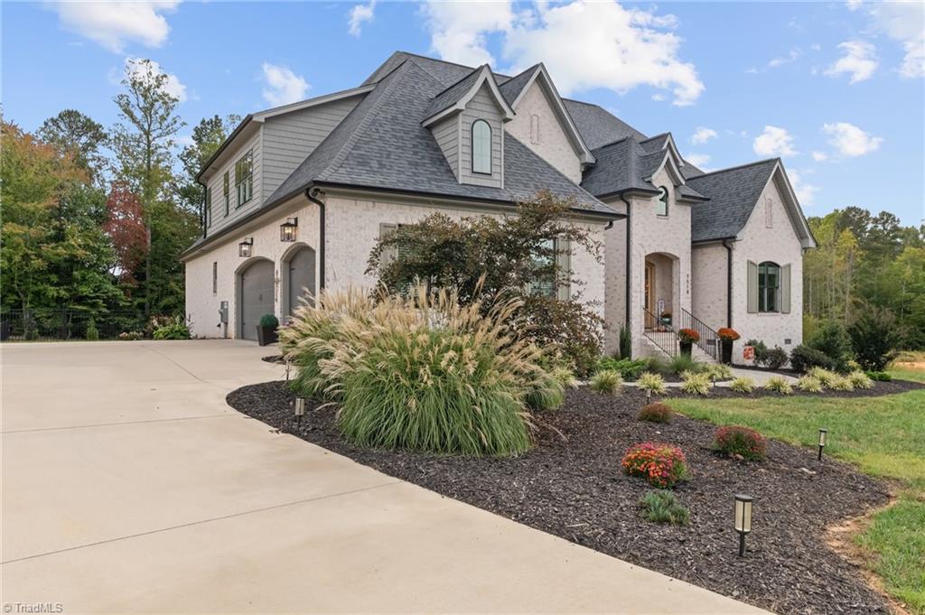 7518 Shadow Creek Drive