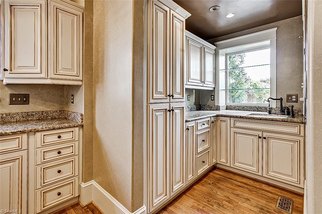 Greensboro, North Carolina 27403, United States, 4 Bedrooms Bedrooms, ,2 BathroomsBathrooms,Residential,Pending,22489