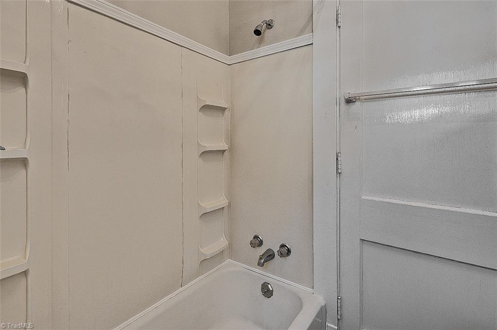 Greensboro, North Carolina 27403, United States, 4 Bedrooms Bedrooms, ,2 BathroomsBathrooms,Residential,Pending,22489