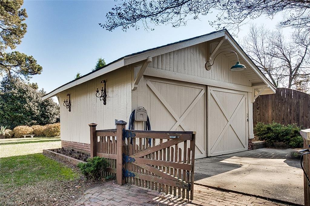 Greensboro, North Carolina 27403, United States, 4 Bedrooms Bedrooms, ,2 BathroomsBathrooms,Residential,Pending,22489