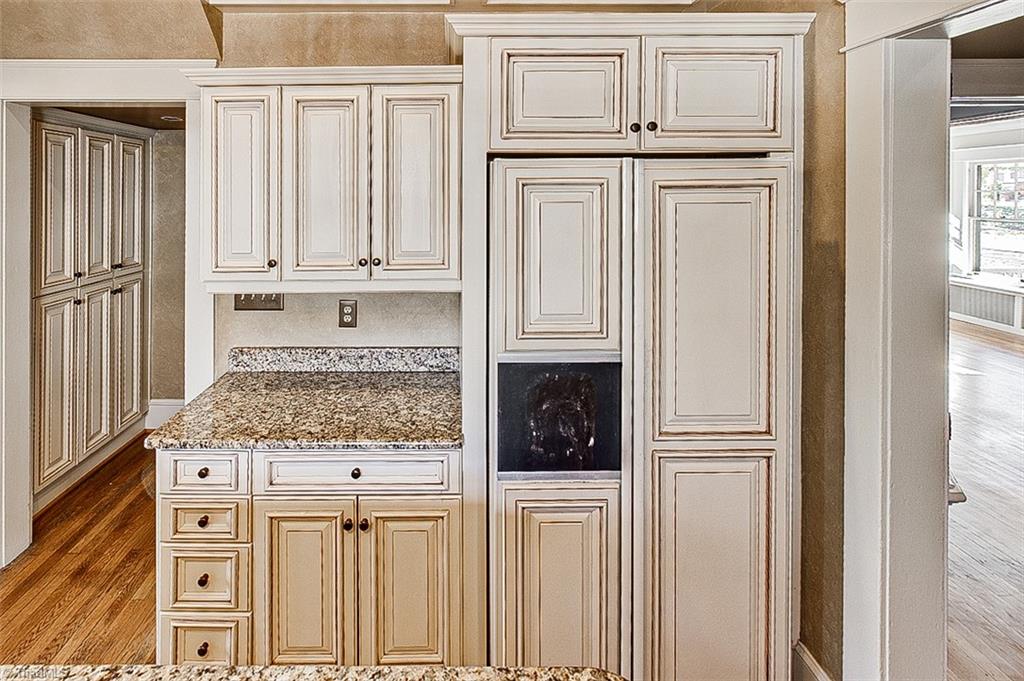 Greensboro, North Carolina 27403, United States, 4 Bedrooms Bedrooms, ,2 BathroomsBathrooms,Residential,Pending,22489