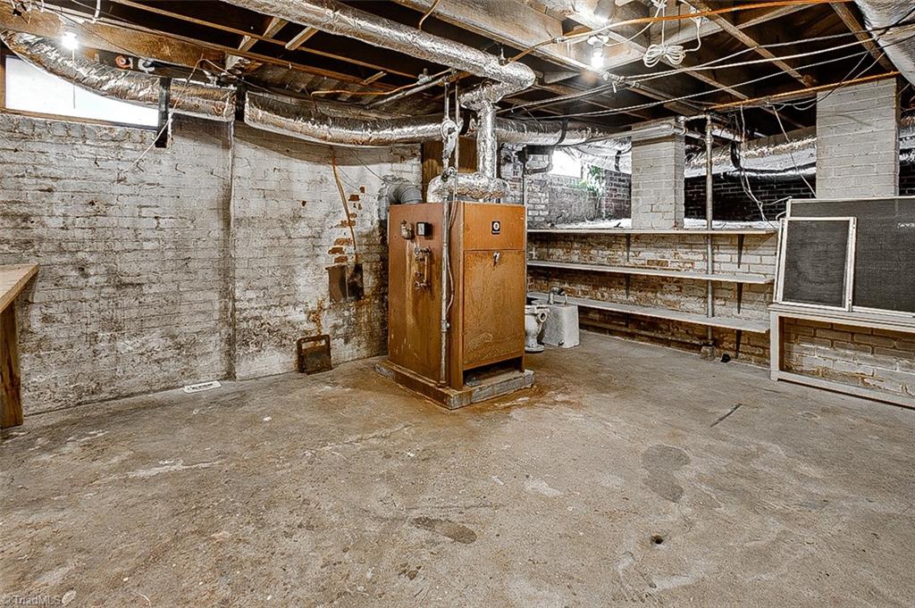 Greensboro, North Carolina 27403, United States, 4 Bedrooms Bedrooms, ,2 BathroomsBathrooms,Residential,Pending,22489