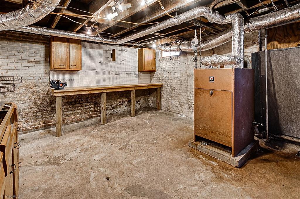 Greensboro, North Carolina 27403, United States, 4 Bedrooms Bedrooms, ,2 BathroomsBathrooms,Residential,Pending,22489