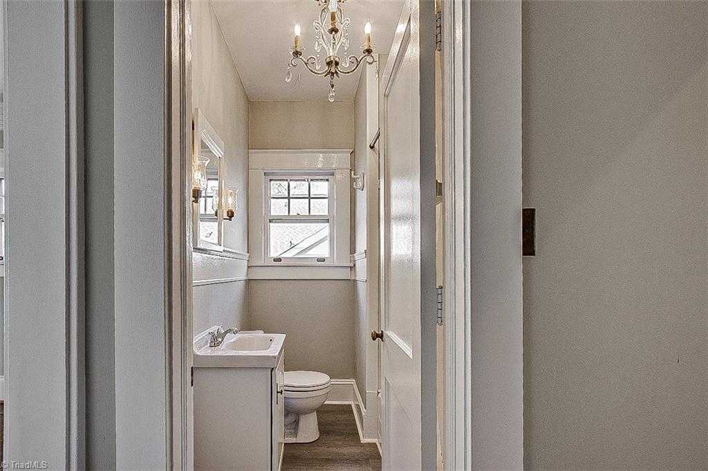 Greensboro, North Carolina 27403, United States, 4 Bedrooms Bedrooms, ,2 BathroomsBathrooms,Residential,Pending,22489