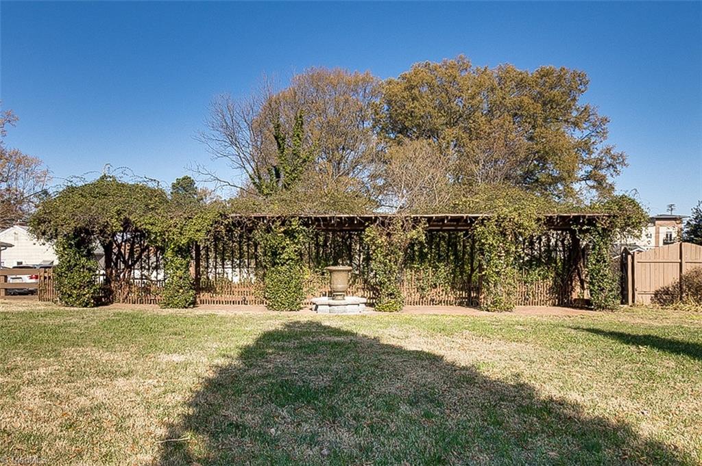 Greensboro, North Carolina 27403, United States, 4 Bedrooms Bedrooms, ,2 BathroomsBathrooms,Residential,Pending,22489