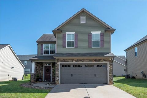 Homes For Sale - 1391 Land Grove Drive<br/> Forsyth County, Kernersville, NC 27284