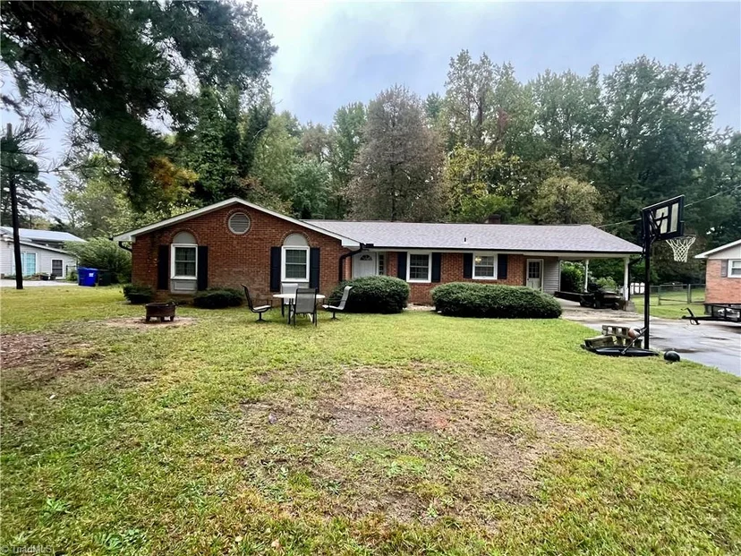 7309 Davis Country Road, photo 1 of 17