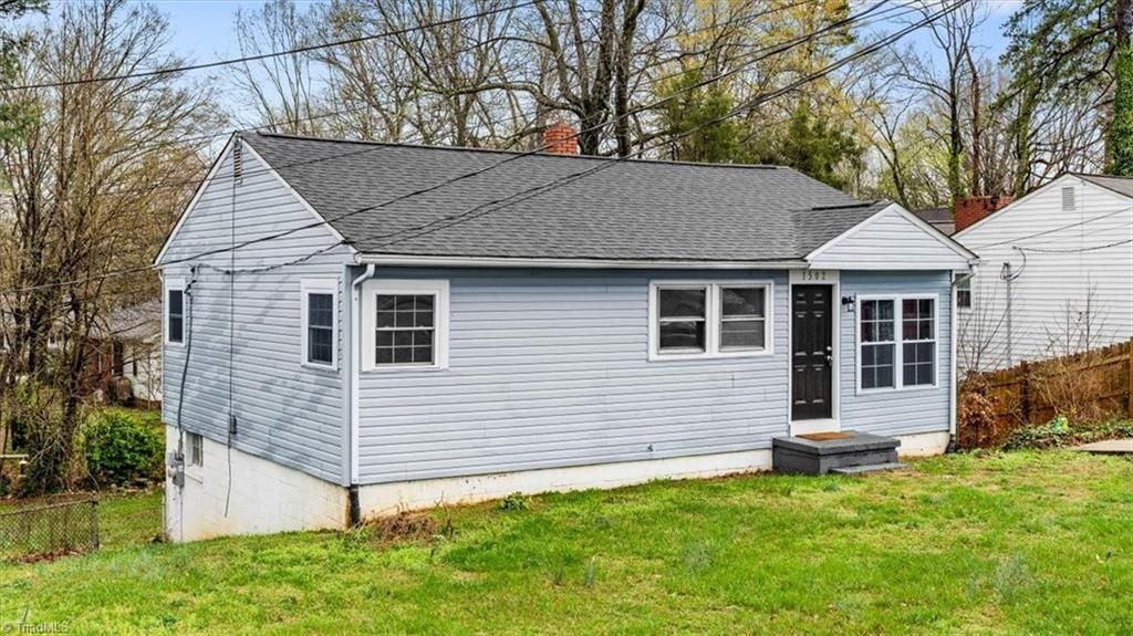 Photo of 1502 Summit Avenue, Greensboro, NC 27405 (MLS # 1212173)