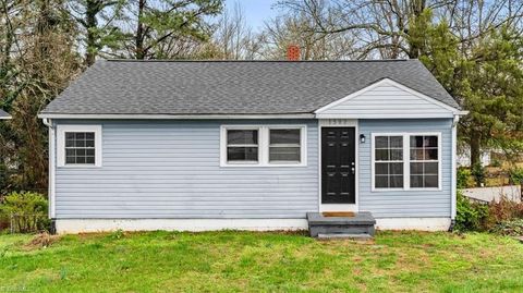 Homes For Sale - 1502 Summit Avenue<br/> Greensboro, NC 27405