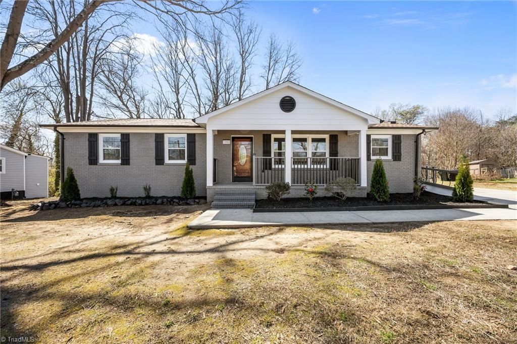 Photo of 1062 Jackson Street, Burlington, NC 27217 (MLS # 1212342)