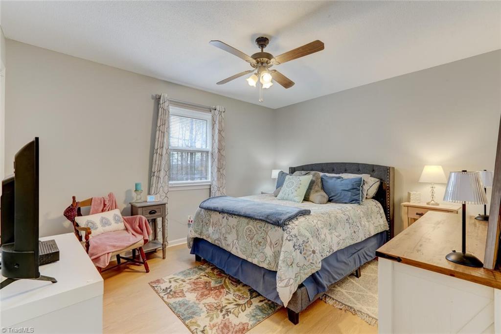 Kernersville, North Carolina 27284, United States, 3 Bedrooms Bedrooms, ,3 BathroomsBathrooms,Residential,Pending,80226