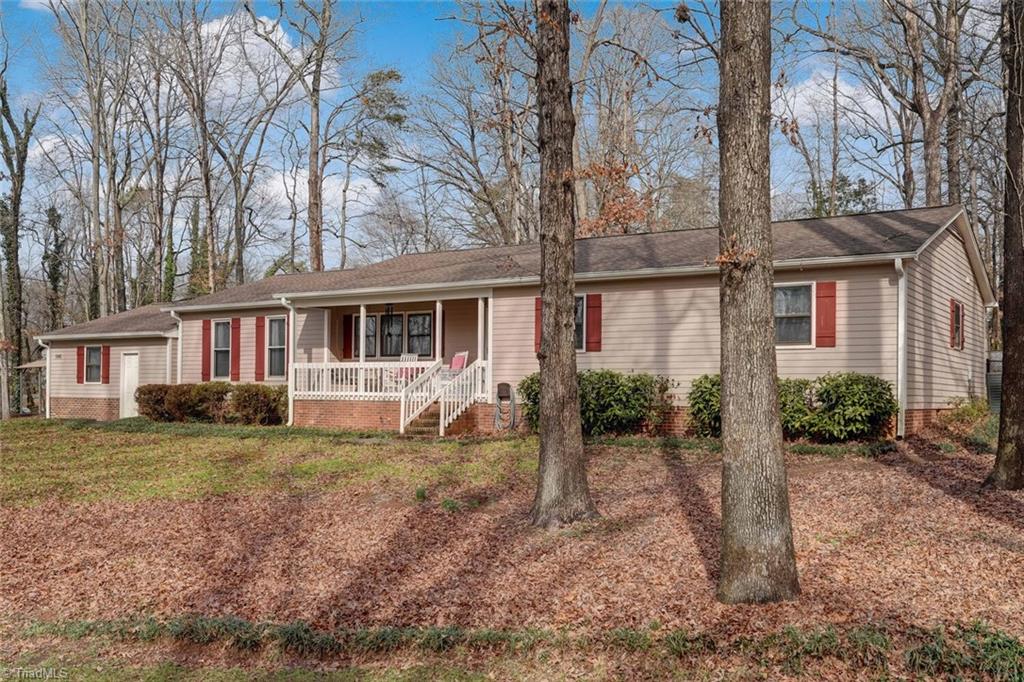 Kernersville, North Carolina 27284, United States, 3 Bedrooms Bedrooms, ,3 BathroomsBathrooms,Residential,Pending,80226