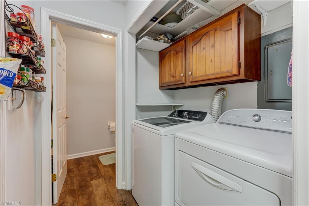 Kernersville, North Carolina 27284, United States, 3 Bedrooms Bedrooms, ,3 BathroomsBathrooms,Residential,Pending,80226