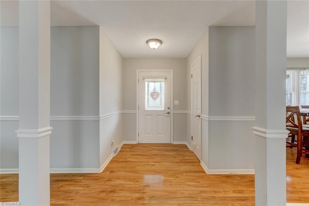 Kernersville, North Carolina 27284, United States, 3 Bedrooms Bedrooms, ,3 BathroomsBathrooms,Residential,Pending,80226