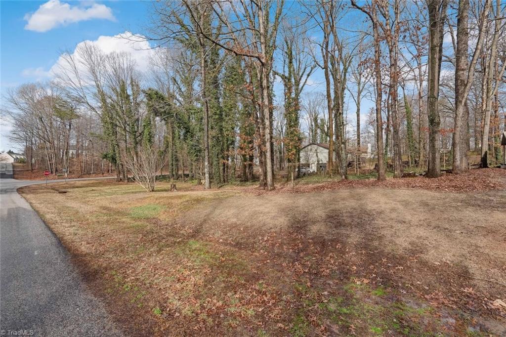 Kernersville, North Carolina 27284, United States, 3 Bedrooms Bedrooms, ,3 BathroomsBathrooms,Residential,Pending,80226