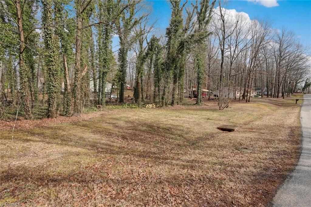 Kernersville, North Carolina 27284, United States, 3 Bedrooms Bedrooms, ,3 BathroomsBathrooms,Residential,Pending,80226