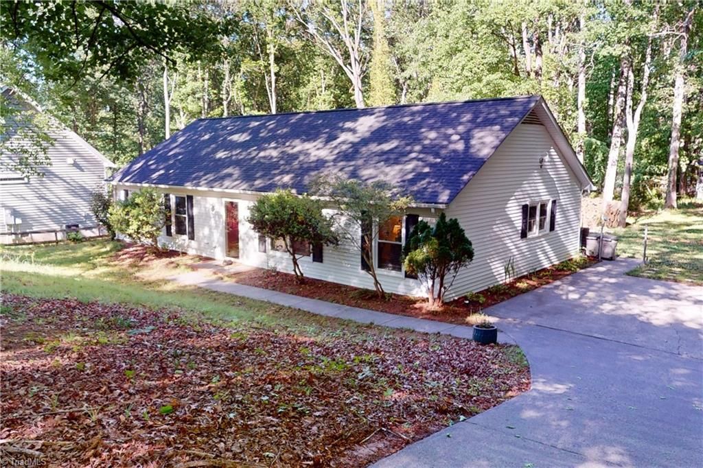 Photo of 5308 Westrock Drive, Pfafftown, NC 27040 (MLS # 1218399)