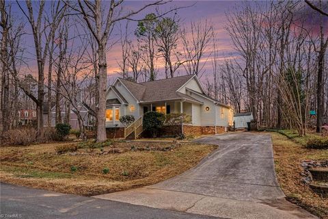 Homes For Sale - 102 Twisted Court<br/> Hillsborough, NC 27278