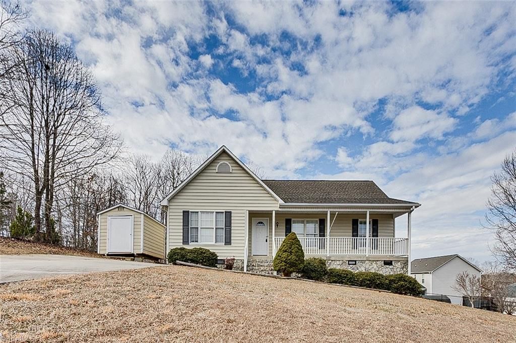Photo of 2585 Peppertree Ridge Road, Randleman, NC 27317 (MLS # 1207470)