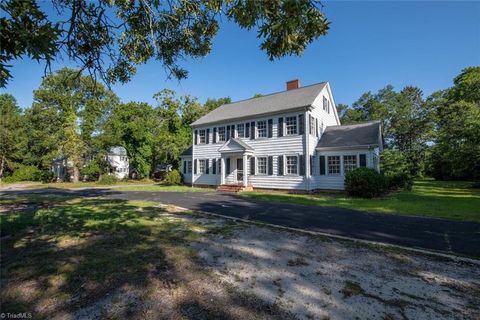 Homes For Sale - 132 W Moore Street<br/> Candor, NC 27229