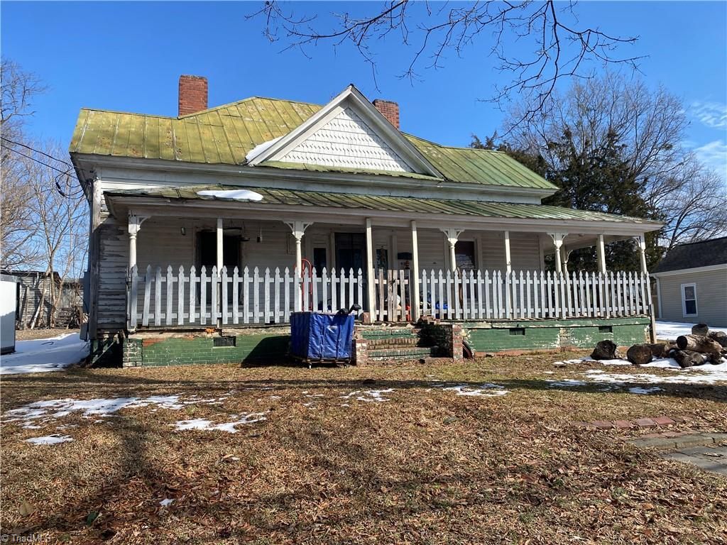 Photo of 410 High Point Street, Randleman, NC 27317 (MLS # 1208506)