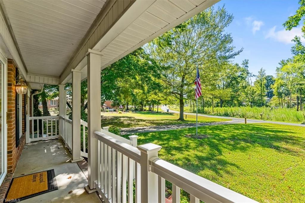 McLeansville, North Carolina 27301, United States, 3 Bedrooms Bedrooms, ,2 BathroomsBathrooms,Residential,Pending,209261