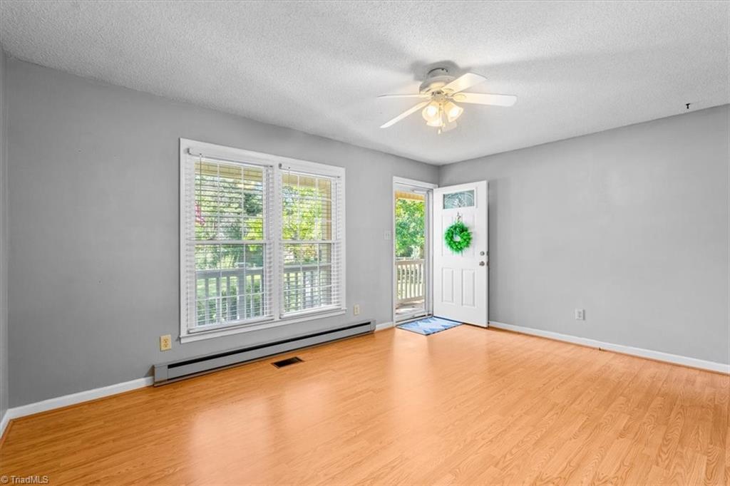 McLeansville, North Carolina 27301, United States, 3 Bedrooms Bedrooms, ,2 BathroomsBathrooms,Residential,Pending,209261