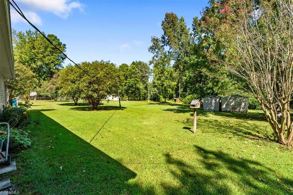 McLeansville, North Carolina 27301, United States, 3 Bedrooms Bedrooms, ,2 BathroomsBathrooms,Residential,Pending,209261