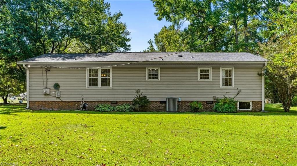 McLeansville, North Carolina 27301, United States, 3 Bedrooms Bedrooms, ,2 BathroomsBathrooms,Residential,Pending,209261