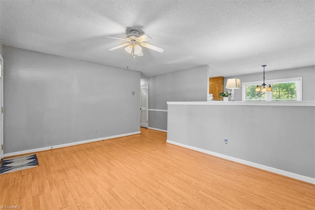 McLeansville, North Carolina 27301, United States, 3 Bedrooms Bedrooms, ,2 BathroomsBathrooms,Residential,Pending,209261