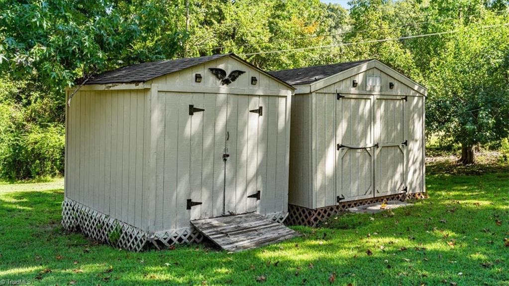 McLeansville, North Carolina 27301, United States, 3 Bedrooms Bedrooms, ,2 BathroomsBathrooms,Residential,Pending,209261