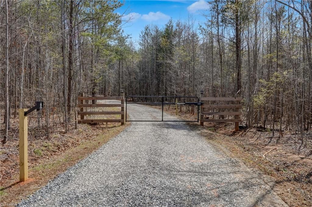 Photo of 1034 Brooks Road, Reidsville, NC 27320 (MLS # 1213788)