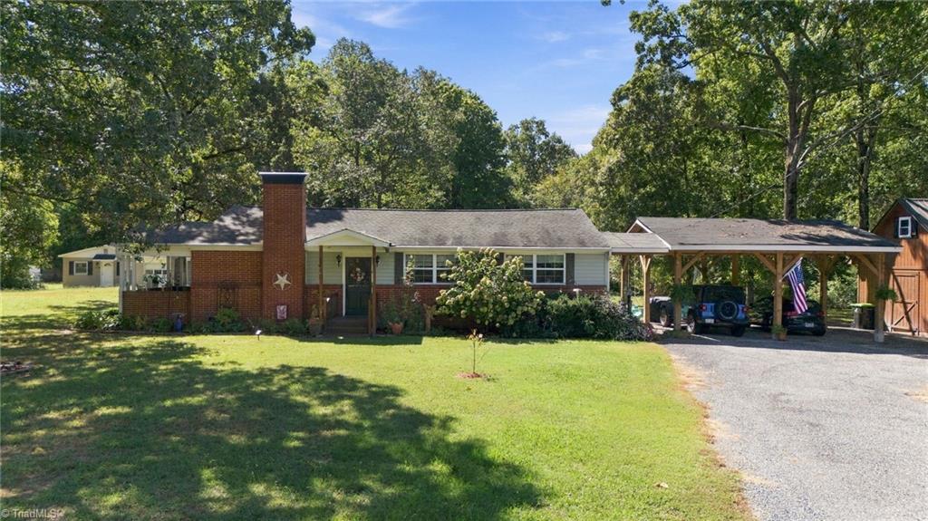 Photo of 516 Old Embler Road, Thomasville, NC 27360 (MLS # 1236906)
