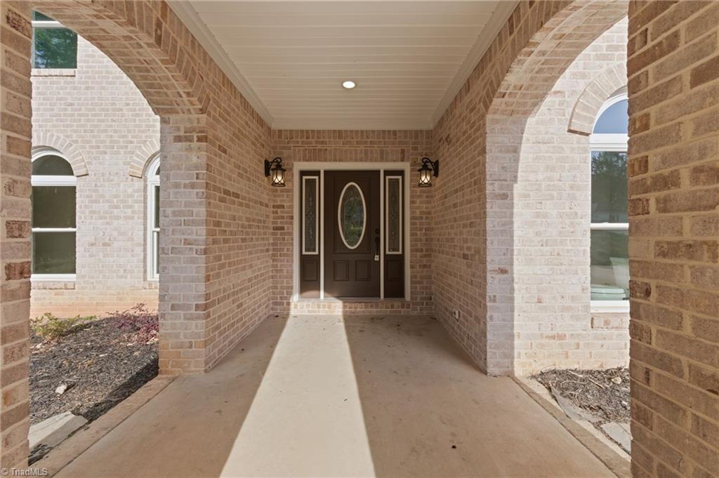 160 Tullyries Lane