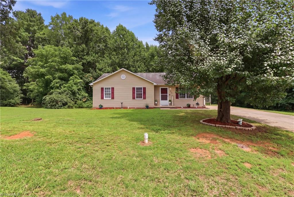Photo of 106 N Arlington Avenue, Jonesville, NC 28642 (MLS # 1228270)