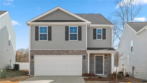 Homes For Sale - 121 Beechwood Circle<br/> Thomasville, NC 27360