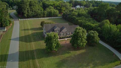 Homes For Sale - 2034 Waterford Pointe Road<br/> Davidson County, Lexington, NC 27292
