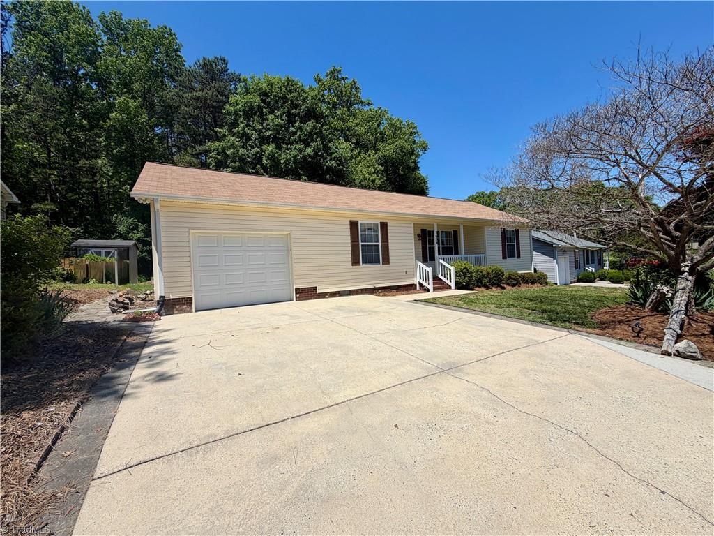 Photo of 3604 Akers Court, High Point, NC 27263 (MLS # 1219532)