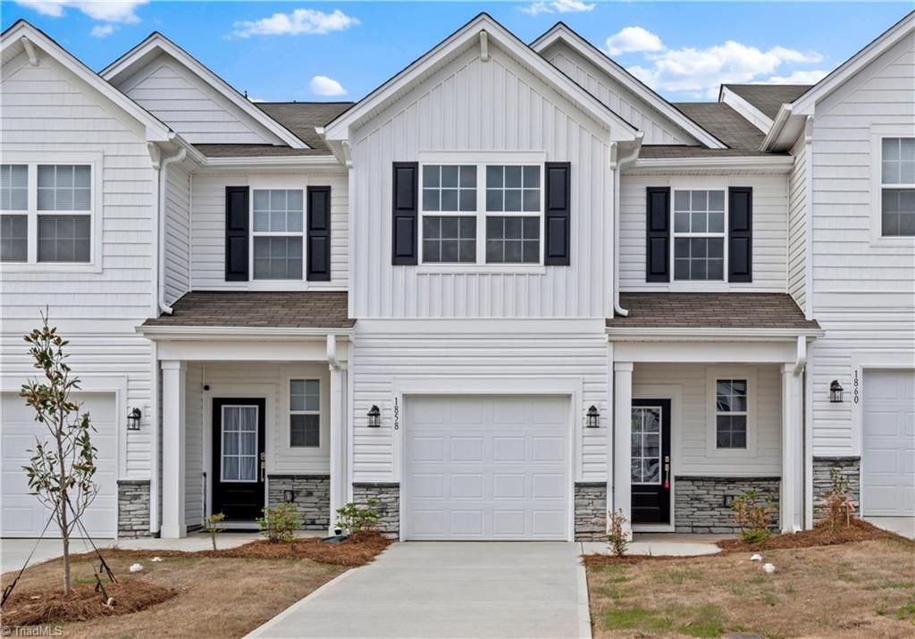 Photo of 1858 Pheasant Trace Circle, Kernersville, NC 27284 (MLS # 1218456)