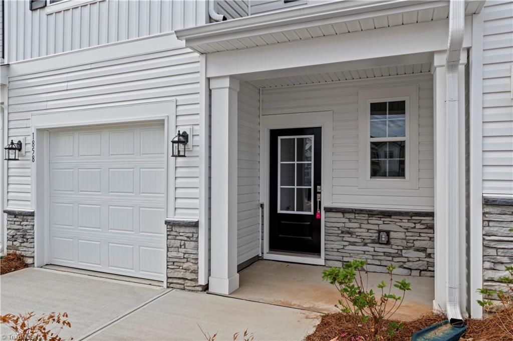Photo of 1858 Pheasant Trace Circle, Kernersville, NC 27284 (MLS # 1218456)