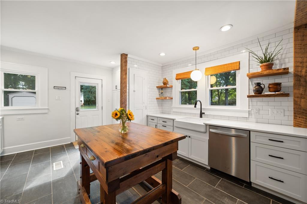 Winston-Salem, North Carolina 27103, United States, 3 Bedrooms Bedrooms, ,1 BathroomBathrooms,Residential,Active,204457