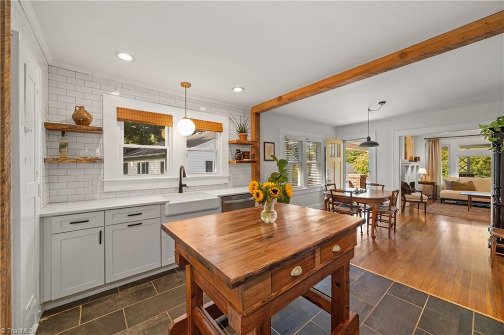 Winston-Salem, North Carolina 27103, United States, 3 Bedrooms Bedrooms, ,1 BathroomBathrooms,Residential,Active,204457