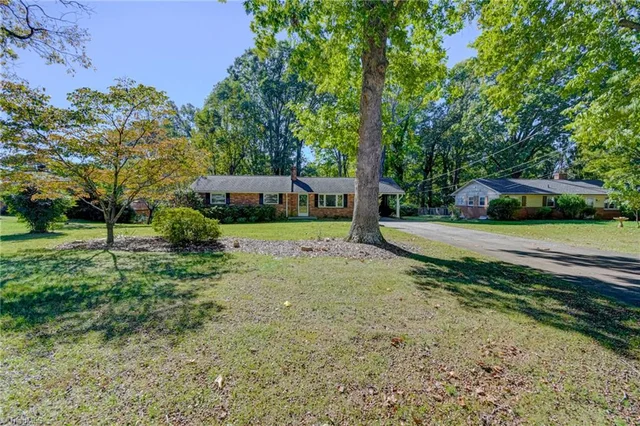 160 Thacker Road, photo 3 of 36