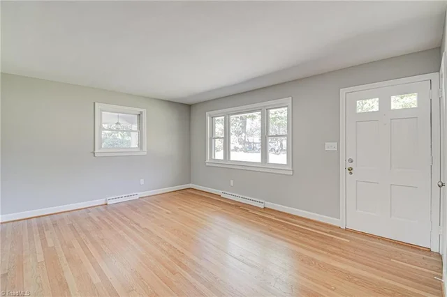 160 Thacker Road, photo 4 of 36