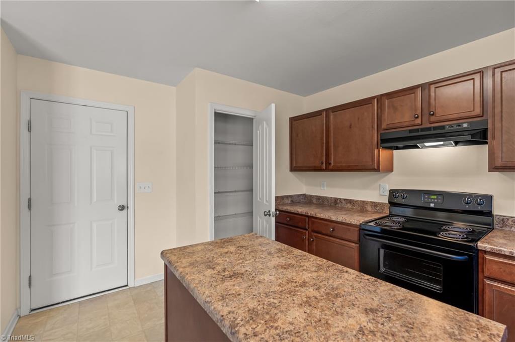 4881 Old Towne Village Circle, Pfafftown, North Carolina image 13