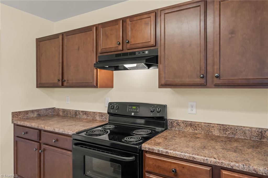 4881 Old Towne Village Circle, Pfafftown, North Carolina image 11