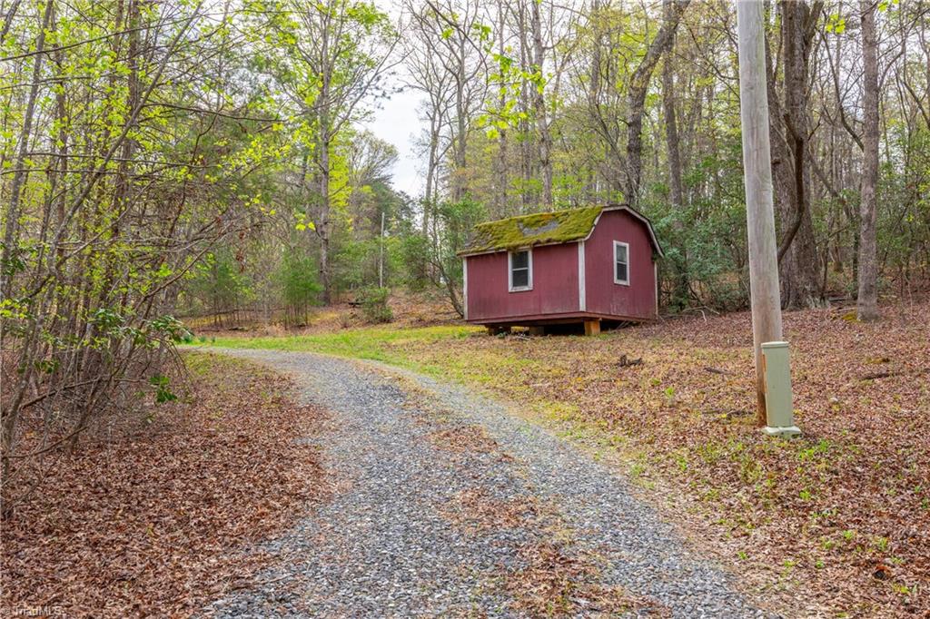 1265 Rainbow Lane, Pilot Mountain, North Carolina image 36