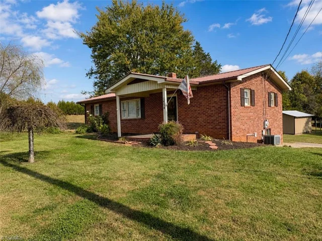 1454 Pleasant Ridge Road, photo 3 of 24