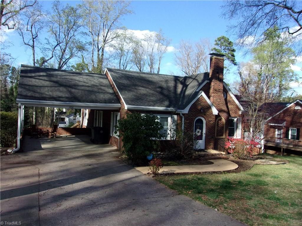 Photo of 1254 Sunset Drive, Asheboro, NC 27205 (MLS # 1212640)
