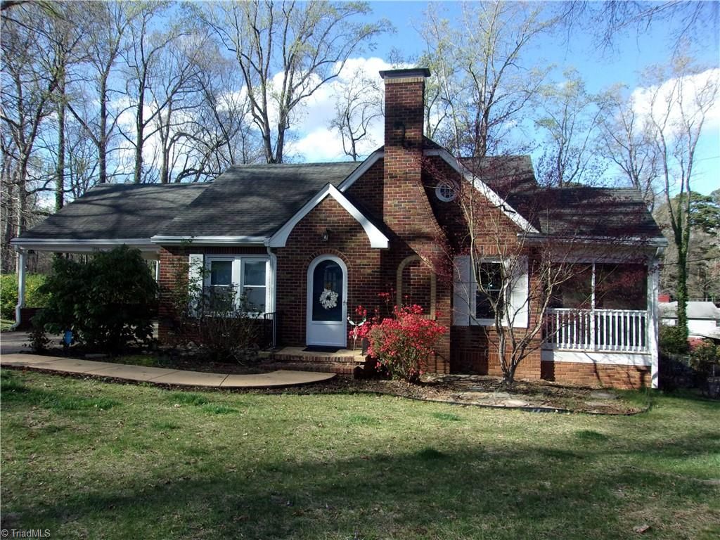 Photo of 1254 Sunset Drive, Asheboro, NC 27205 (MLS # 1212640)